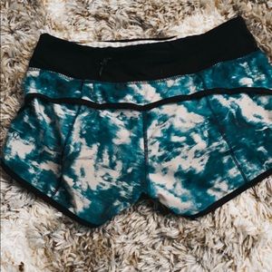 Lululemon shorts size 4